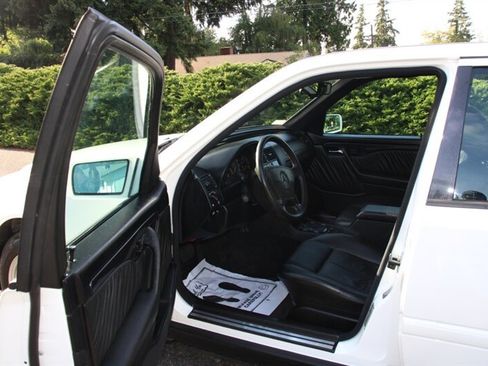 Used 1997 Mercedes-Benz C 280 Sedan image 5