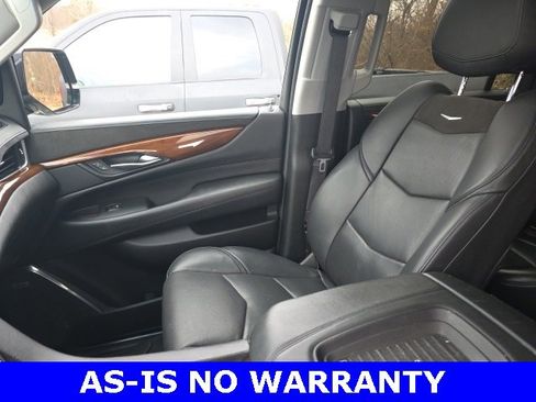 Used 2018 Cadillac Escalade ESV Luxury image 8