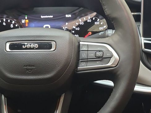 Used 2025 Jeep Compass Limited AWD/4WD image 16