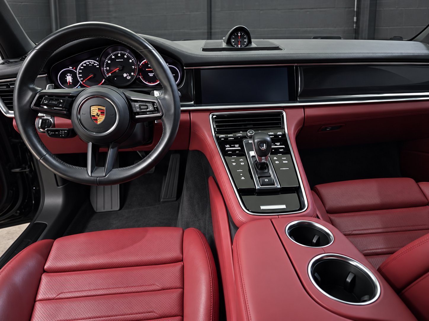 Used 2023 Porsche Panamera 4 Platinum Edition AWD/4WD image 4