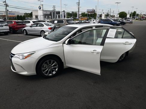 Used 2017 Toyota Camry XLE w/ Moonroof Package FWD image 46