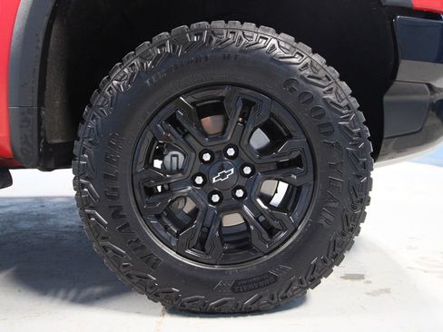 Used 2023 Chevrolet Silverado 1500 ZR2 w/ Technology Package AWD/4WD image 41