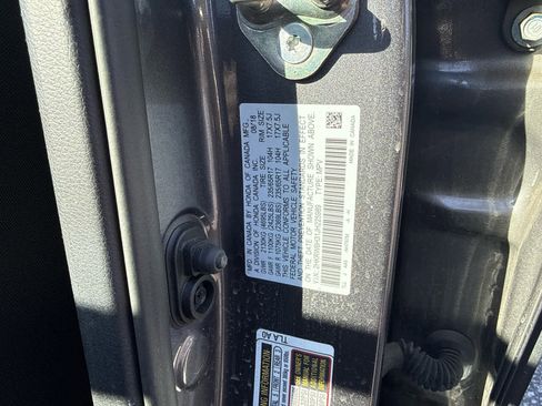Used 2018 Honda CR-V LX image 9