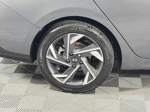 Used 2024 Hyundai Elantra SEL FWD image 32