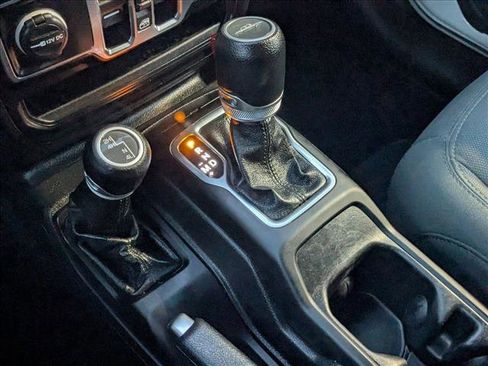 Used 2020 Jeep Gladiator Sport w/ Quick Order Package 24S image 12