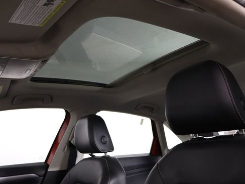 Used 2023 Volkswagen Jetta SE w/ Panoramic Sunroof Package image 24