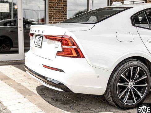 Used 2023 Volvo S60 T8 Plus image 12