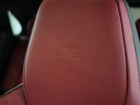 Certified 2025 Porsche Cayenne AWD/4WD image 35