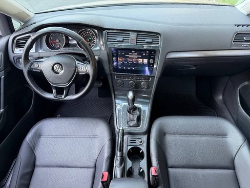 Used 2018 Volkswagen Golf SE FWD image 19