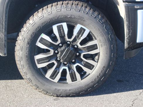 New 2026 GMC Sierra 2500 Denali Ultimate image 9