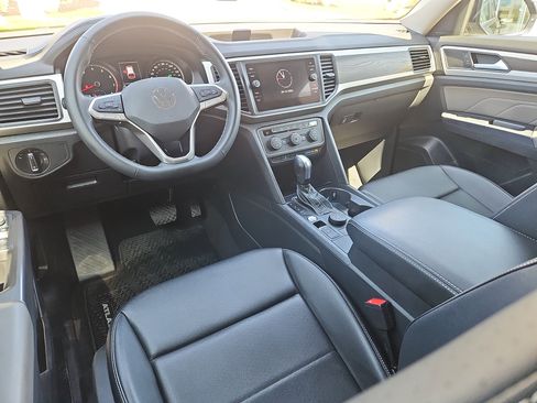 Used 2021 Volkswagen Atlas SE AWD/4WD image 3