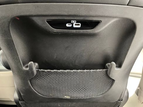 Used 2021 Chrysler Pacifica Touring-L FWD image 31