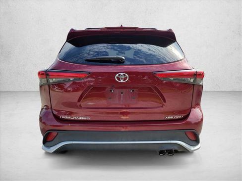 Used 2021 Toyota Highlander XSE AWD/4WD image 6