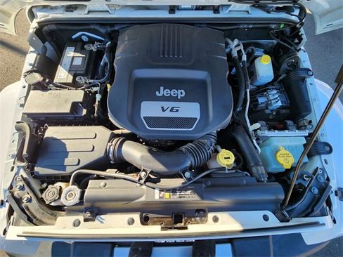 Used 2017 Jeep Wrangler Unlimited Sahara w/ Dual Top Group image 25