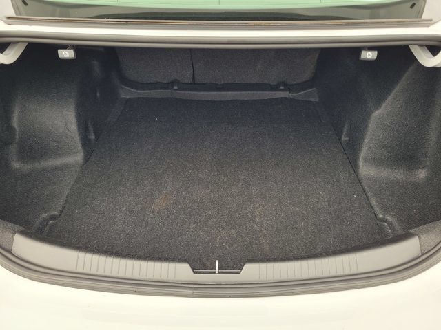 Used 2021 Chevrolet Malibu LS FWD image 26