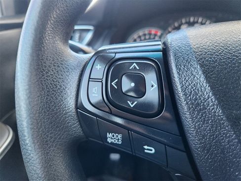 Used 2015 Toyota Camry LE image 27