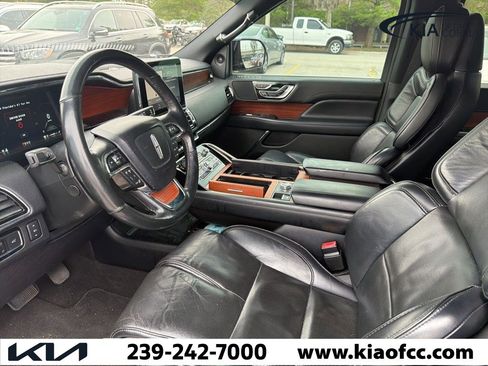 Used 2019 Lincoln Navigator L Reserve image 3
