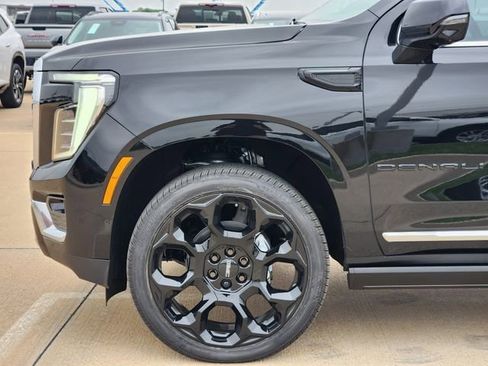 New 2026 GMC Yukon XL Denali w/ Denali Reserve Package AWD/4WD image 7