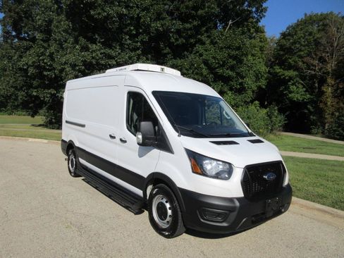 Used 2021 Ford Transit 250 Medium Roof w/ Load Area Protection Package RWD image 2