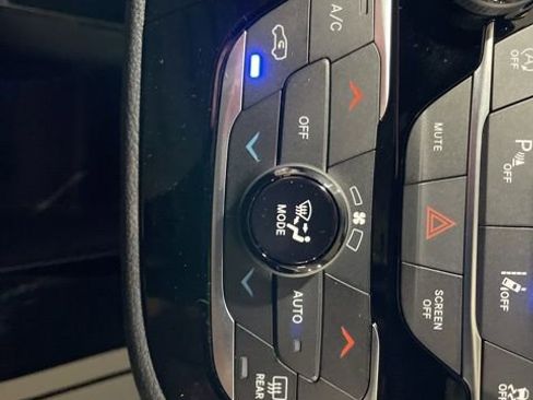 New 2026 Chrysler Pacifica Select AWD/4WD image 27
