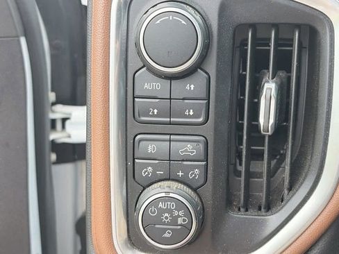 Used 2019 Chevrolet Silverado 1500 High Country w/ Technology Package AWD/4WD image 24