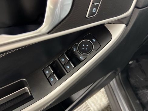 Used 2022 Ford Explorer XLT w/ Equipment Group 202A image 15