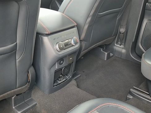 Used 2025 Ford Explorer ST-Line image 17