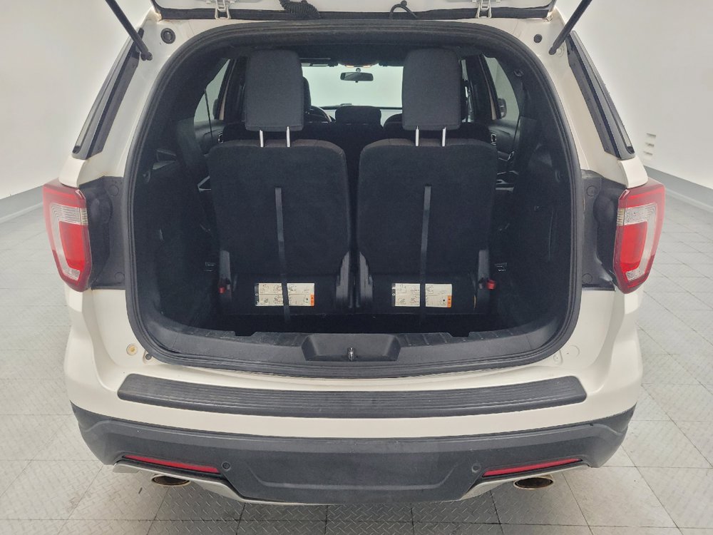 Used 2018 Ford Explorer XLT FWD image 29