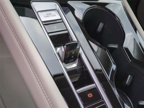 New 2026 Volkswagen Atlas SE image 12