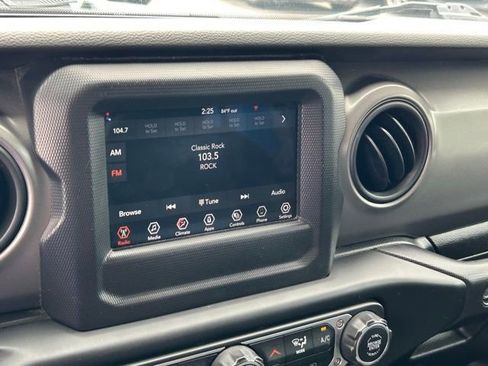 Used 2023 Jeep Gladiator Sport image 31