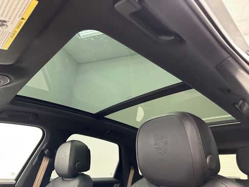 Certified 2025 Porsche Cayenne image 21