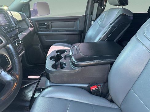 Used 2022 RAM 2500 Tradesman w/ Chrome Appearance Group AWD/4WD image 18