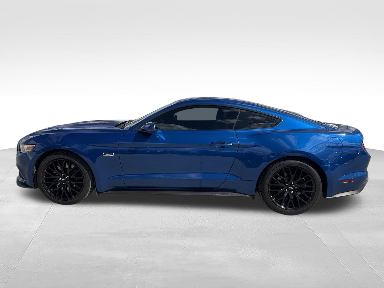 Used 2017 Ford Mustang GT Premium w/ GT Performance Package RWD image 8