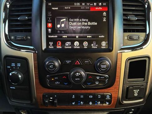 Used 2013 RAM 2500 Laramie w/ Convenience Group AWD/4WD image 16
