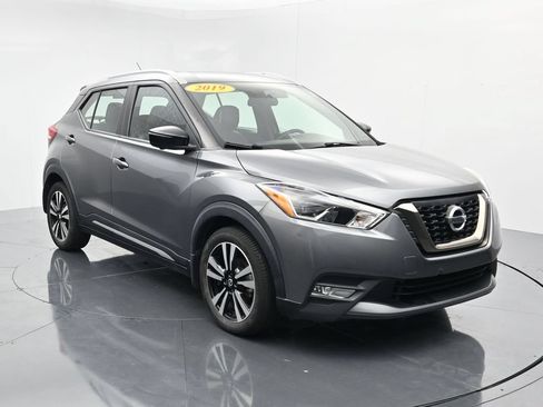 Used 2019 Nissan Kicks SR w/ SR Premium Package FWD image 2