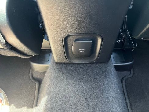 Used 2020 Ford Escape Titanium w/ Titanium Premium Package 2.0 AWD/4WD image 24