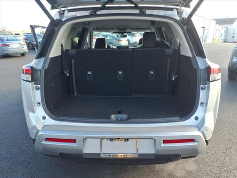 New 2025 Nissan Pathfinder SL image 31