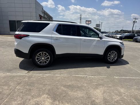 Used 2023 Chevrolet Traverse LT FWD image 17