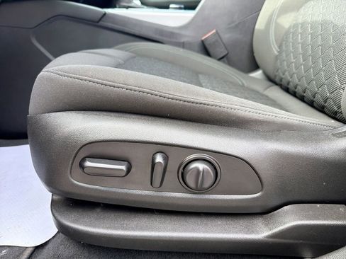 Used 2020 Chevrolet Blazer LT image 16