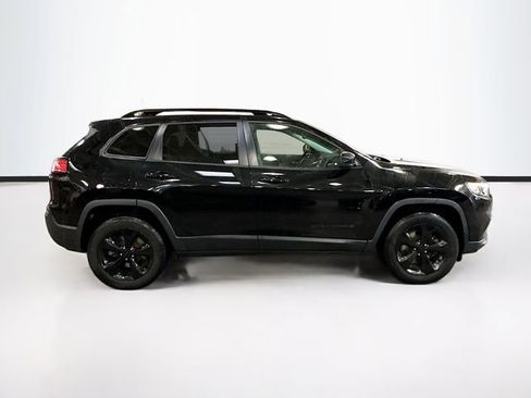 Used 2019 Jeep Cherokee Latitude Plus image 5