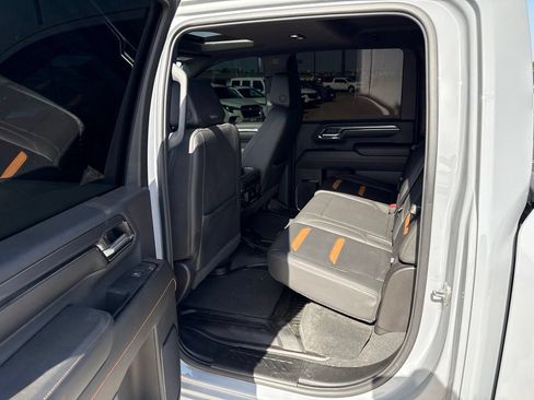 Used 2024 GMC Sierra 2500 AT4 w/ AT4 Premium Plus Package AWD/4WD image 5