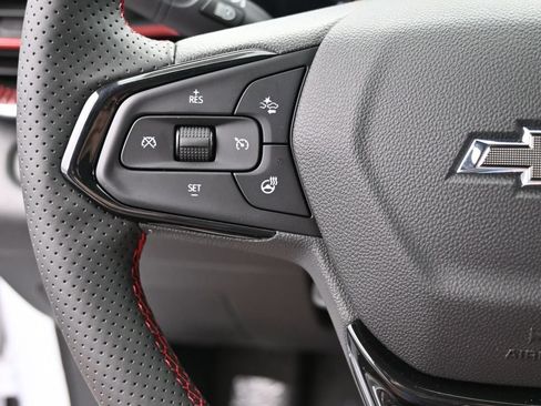 Used 2025 Chevrolet Trax RS w/ Driver Confidence Package FWD image 31