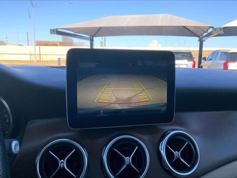 Used 2018 Mercedes-Benz GLA 250 image 26
