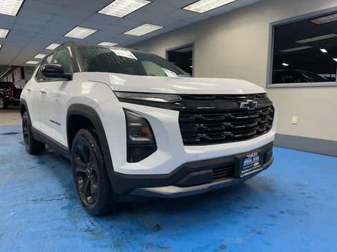 New 2026 Chevrolet Equinox LT w/ Convenience Package II image 1