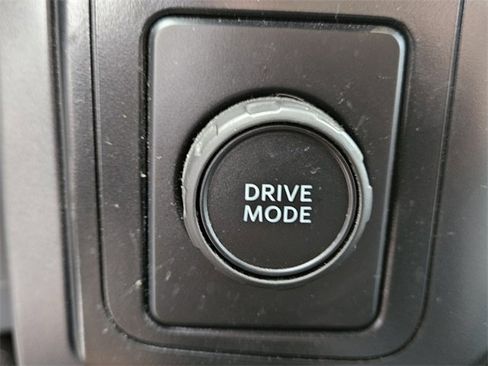 Used 2022 Ford F150 Lariat image 23