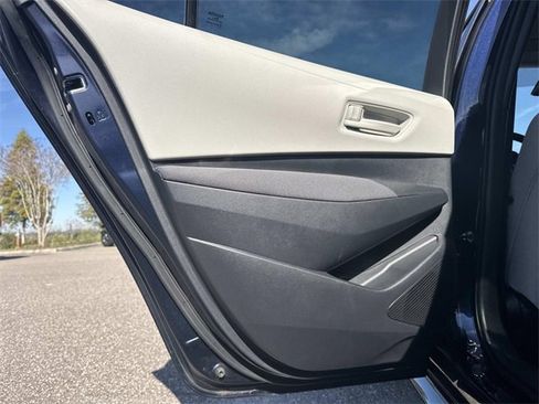 Used 2025 Toyota Corolla LE image 12