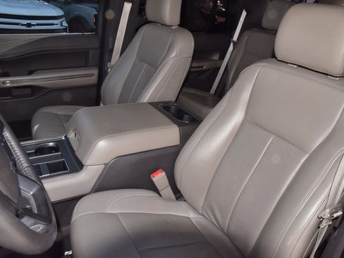 Used 2020 Ford Expedition XLT w/ Equipment Group 202A image 32