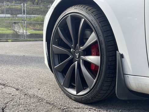 Used 2020 Tesla Model 3 Performance image 7