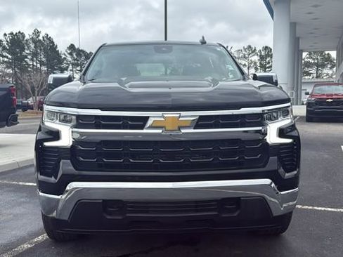 Used 2023 Chevrolet Silverado 1500 LT image 2