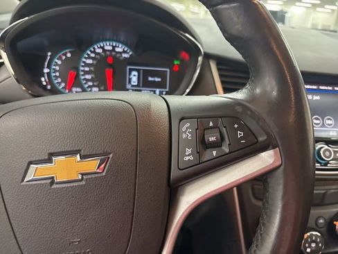 Used 2022 Chevrolet Trax LT w/ Driver Confidence Package AWD/4WD image 23